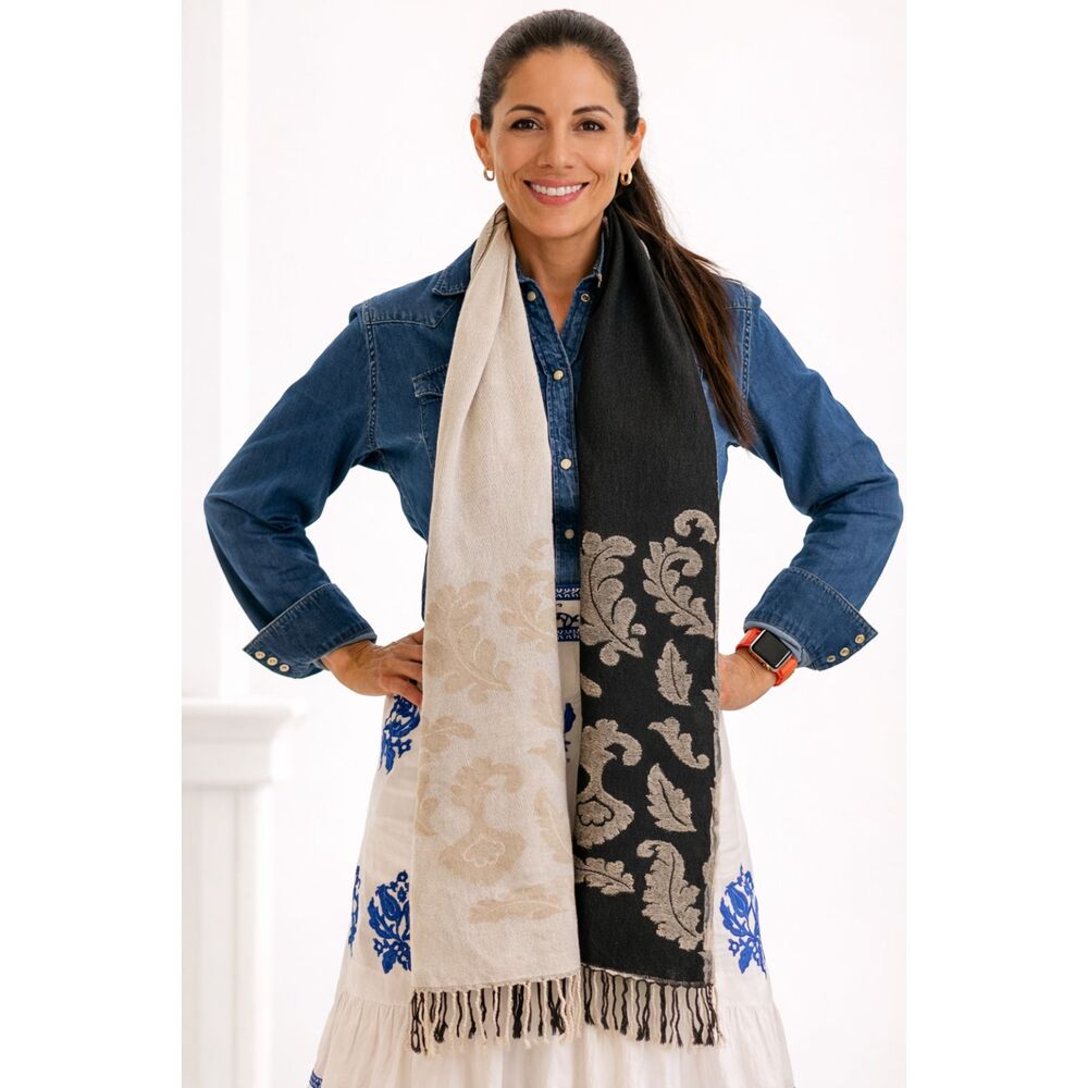 Lafayette 148 New York Wool Scarf Reversible Leaf Pattern Black & Ivory